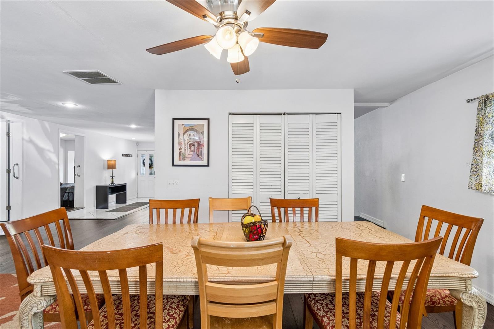 2017 S Village Ave Property Photo 18