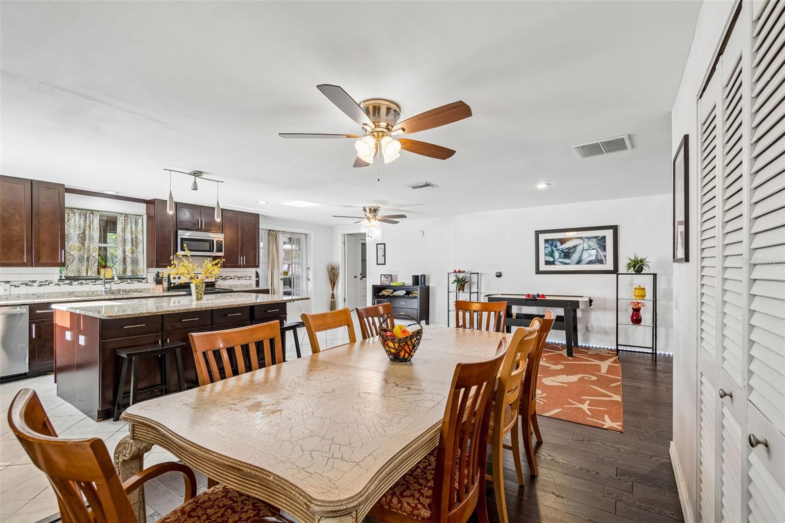 2017 S Village Ave Property Photo 20
