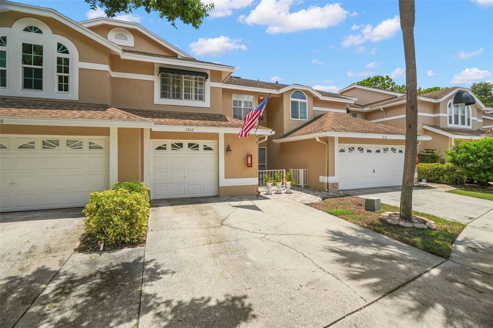 1937 NORTHFORK CIR