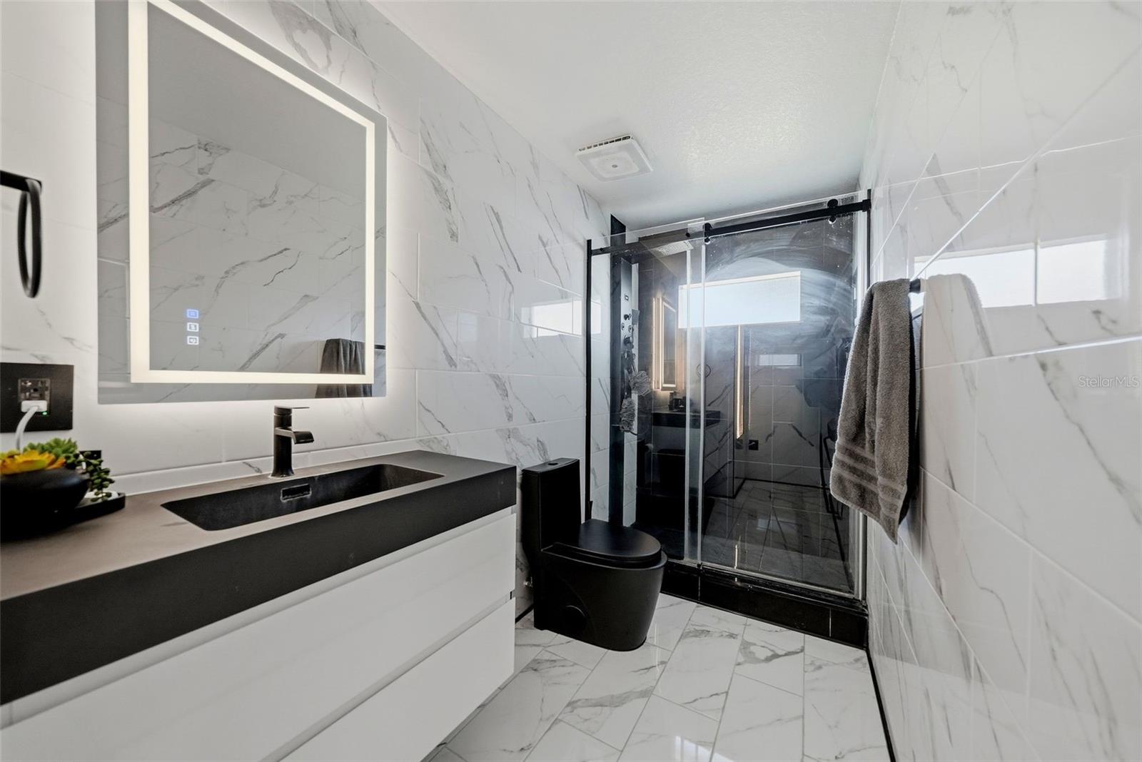 4037 Warwick Hills Dr Property Photo 31