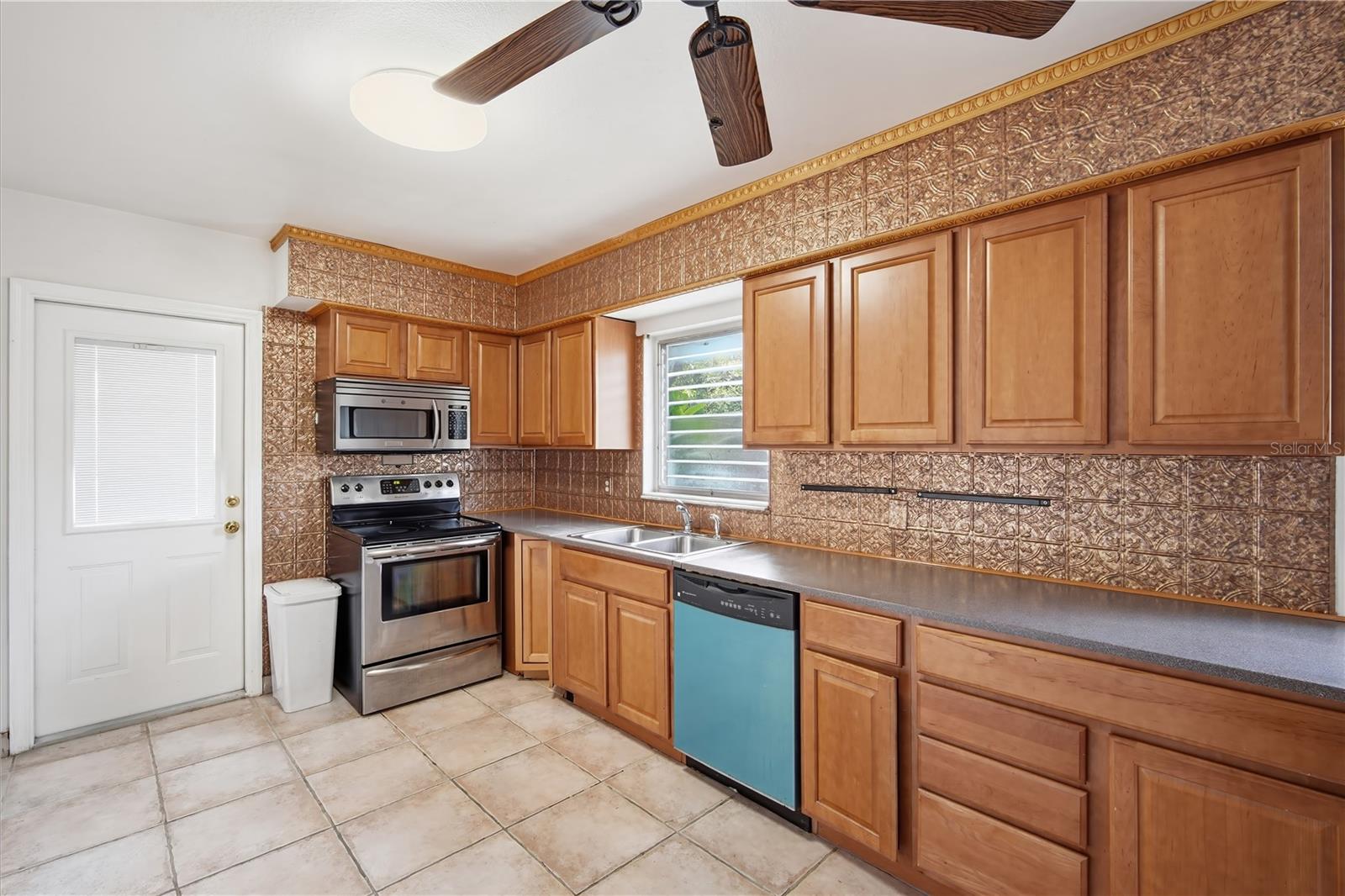3106 W Braddock St Property Photo 5
