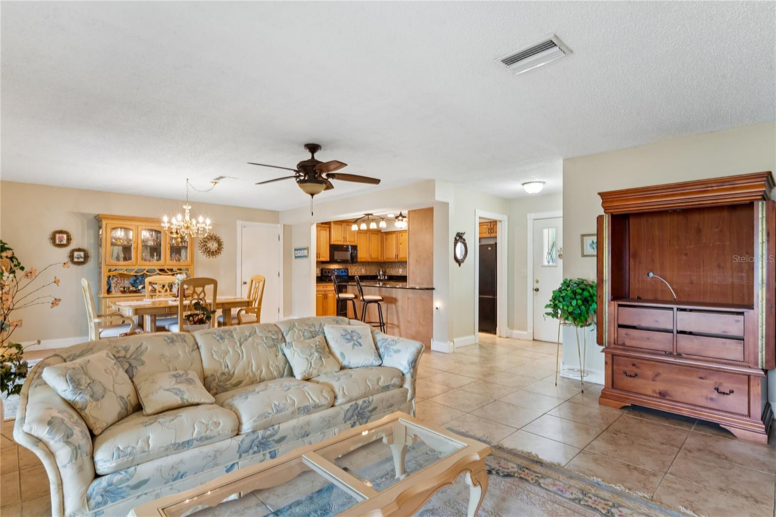 1520 Palmer Ct Property Photo 9