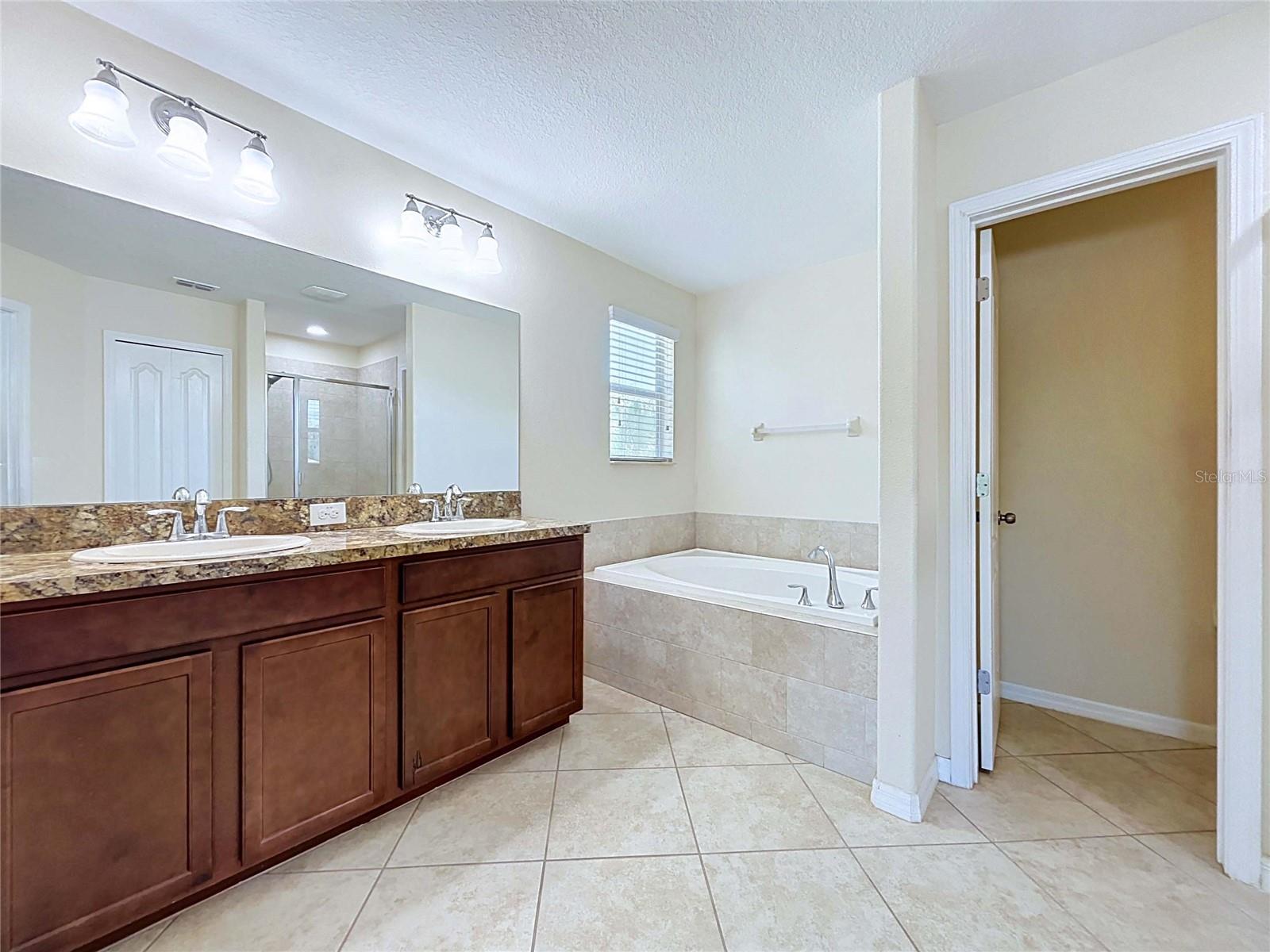 18607 Briar Oaks Dr Property Photo 43
