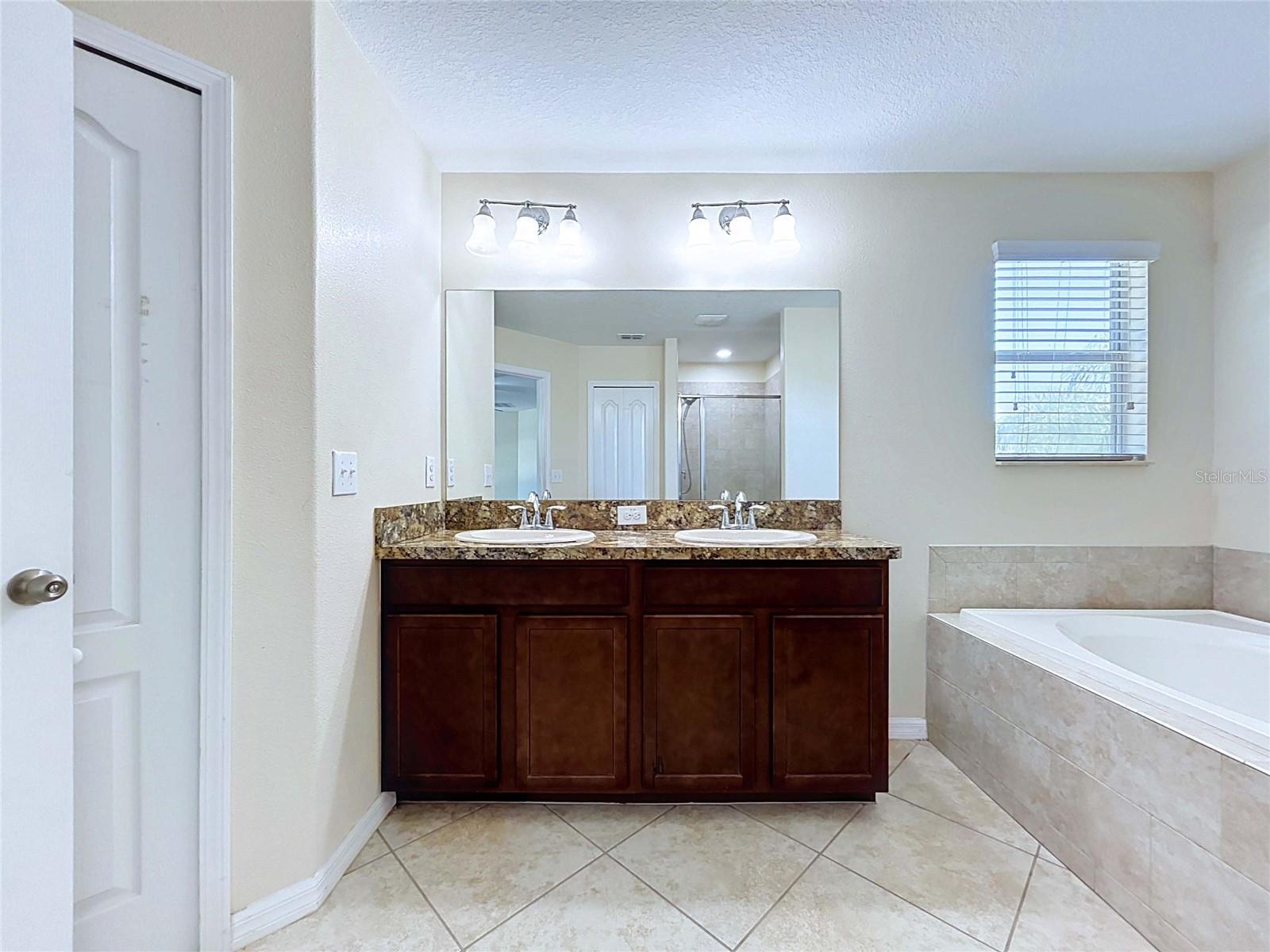 18607 Briar Oaks Dr Property Photo 44
