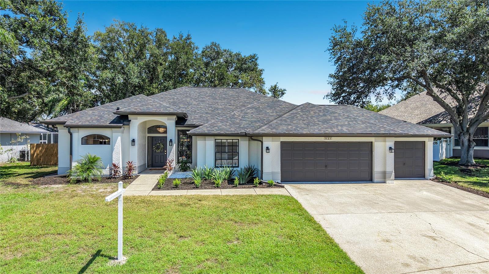 927 Whippoorwill Dr Property Photo 1