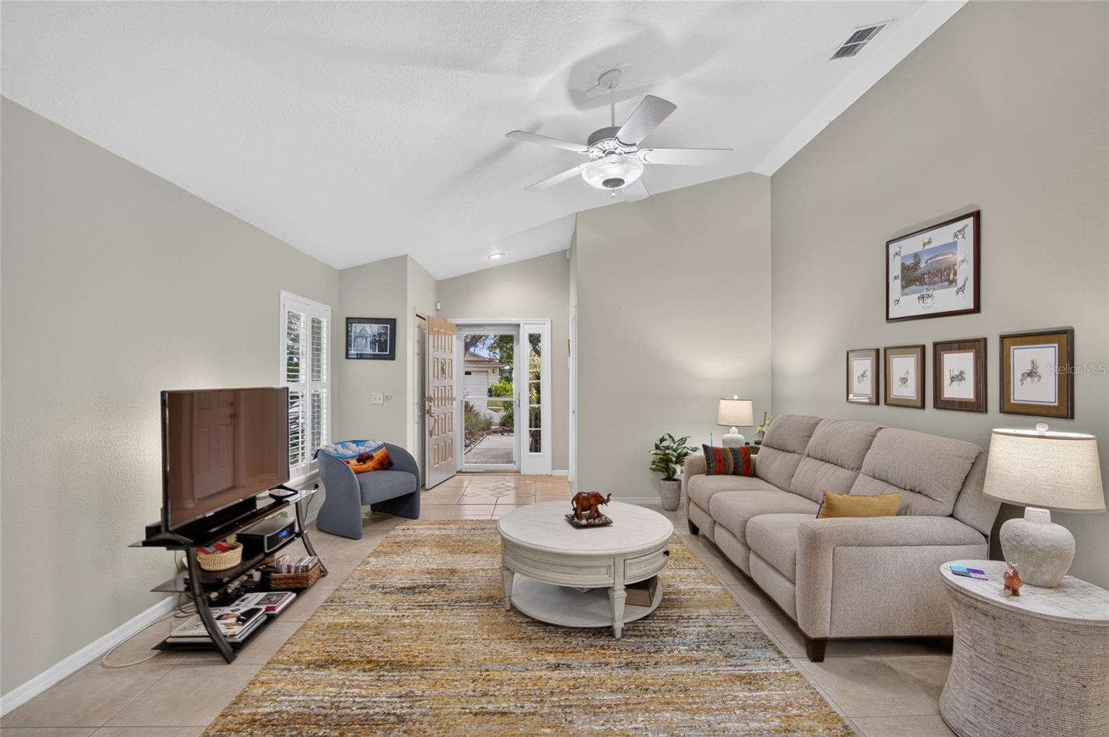 5848 Meadowpark Pl Property Photo 10
