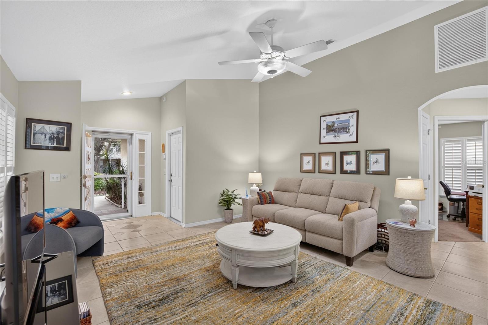 5848 Meadowpark Pl Property Photo 11