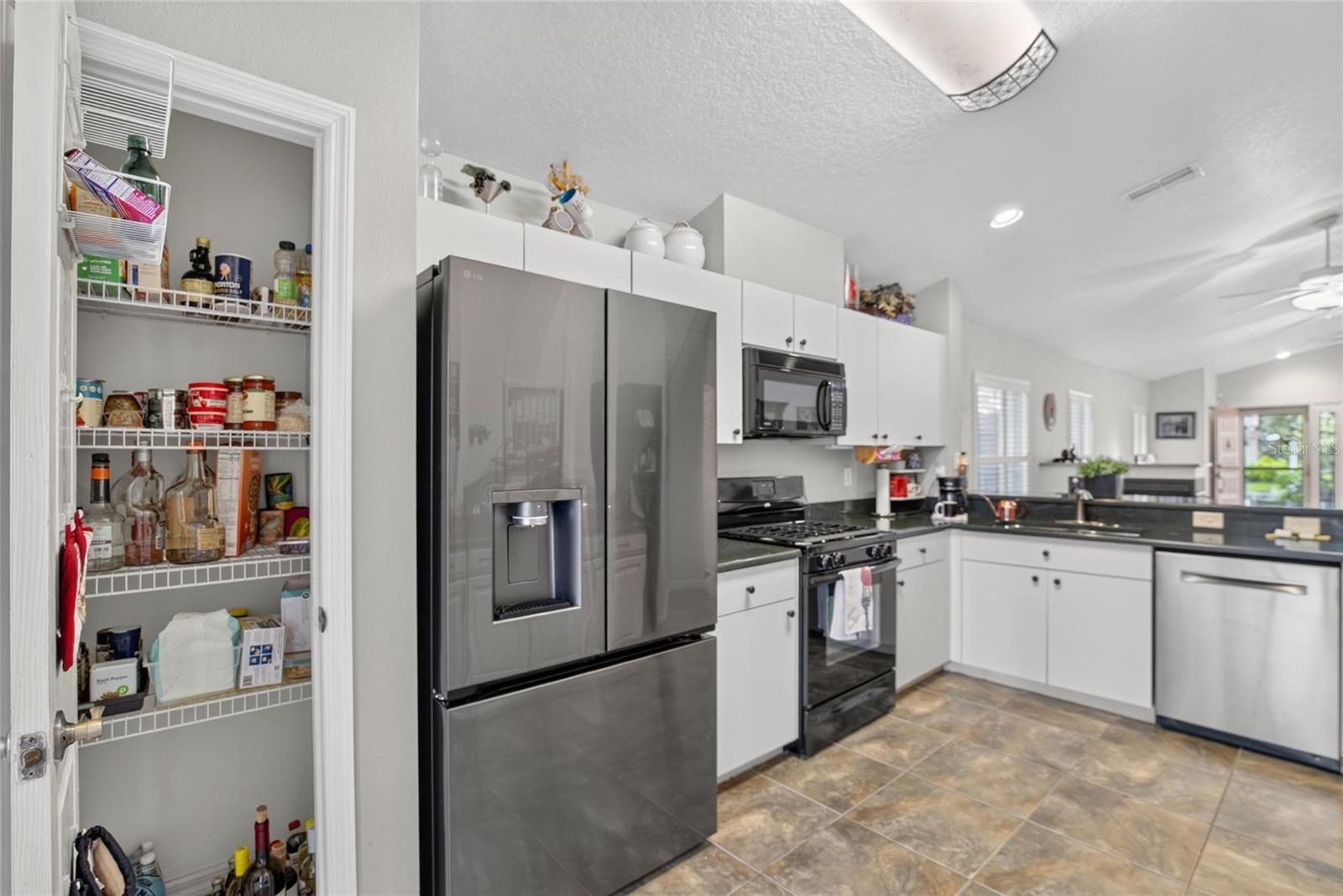5848 Meadowpark Pl Property Photo 15