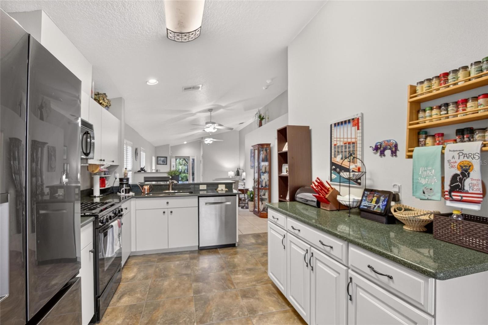 5848 Meadowpark Pl Property Photo 16