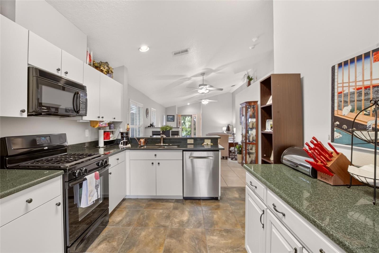 5848 Meadowpark Pl Property Photo 17