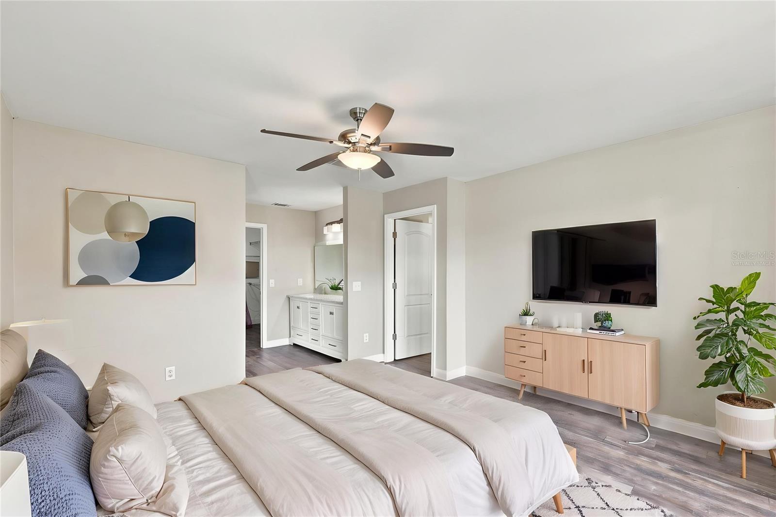 13017 Lorna Pl Property Photo 4