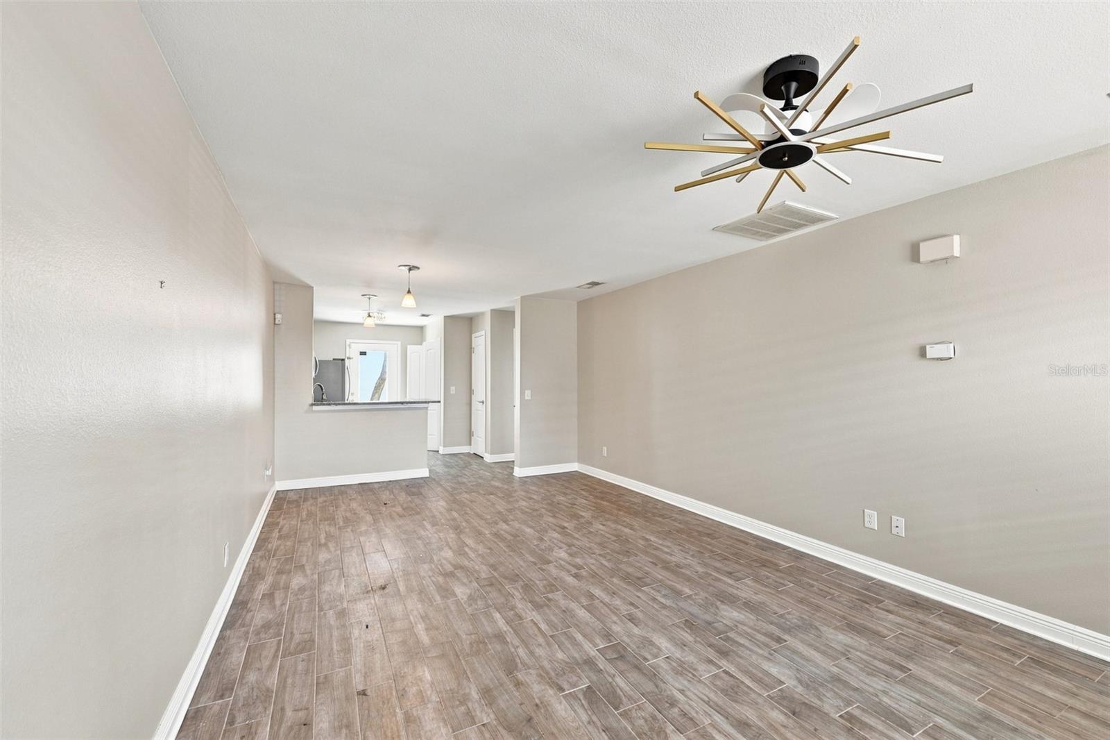 13017 Lorna Pl Property Photo 8