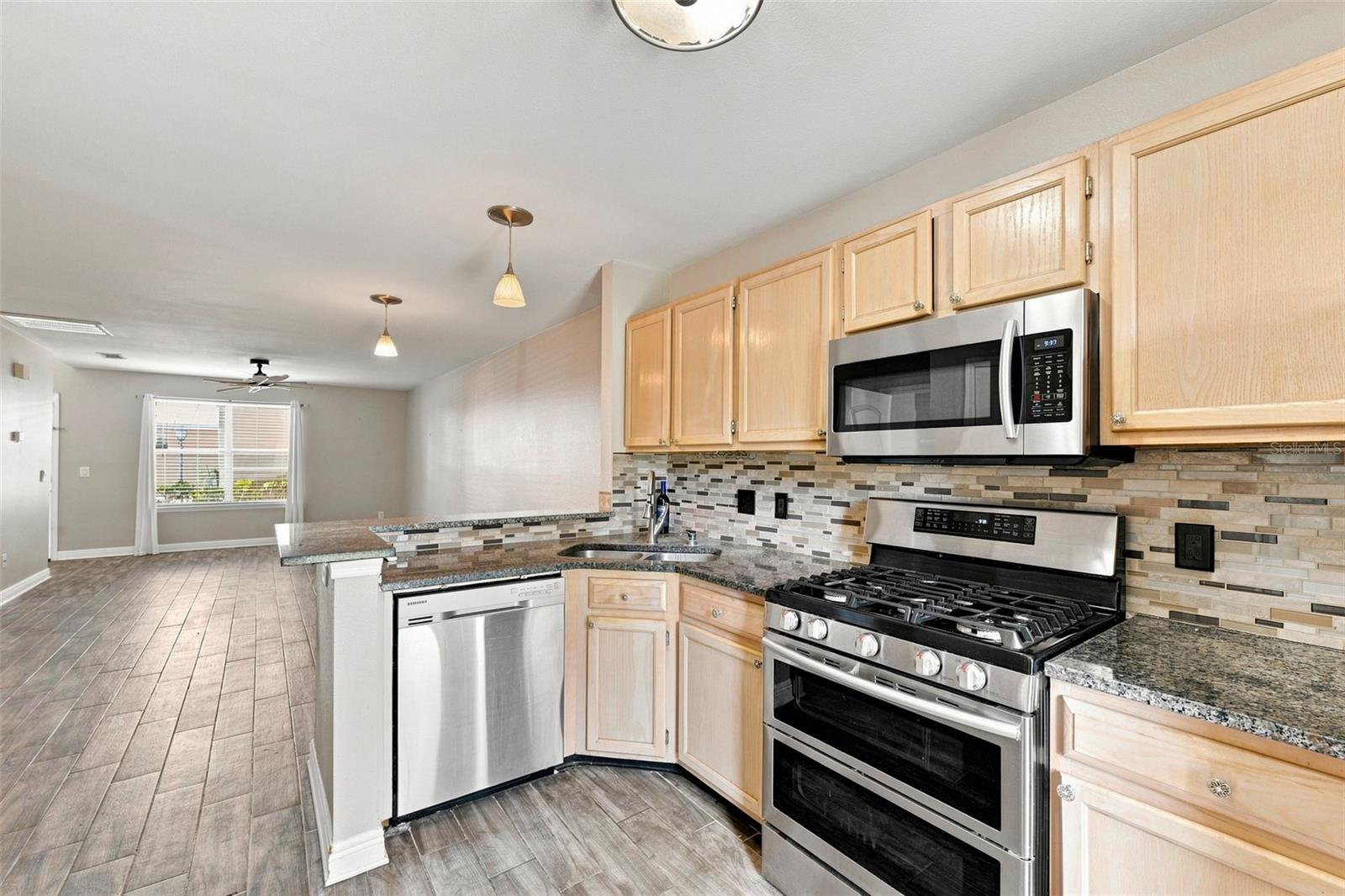 13017 Lorna Pl Property Photo 11