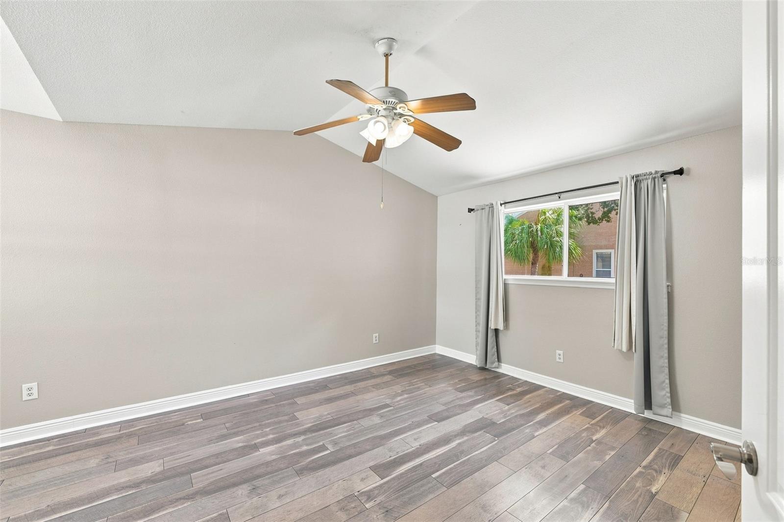 13017 Lorna Pl Property Photo 18