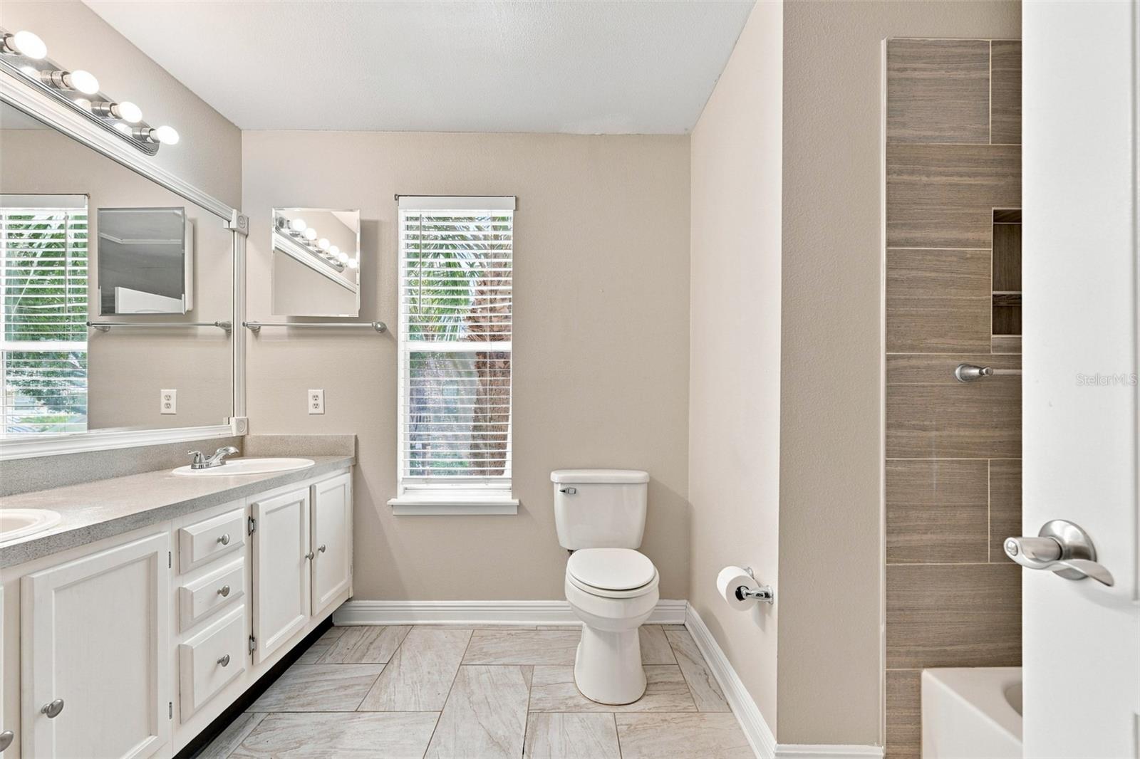 13017 Lorna Pl Property Photo 28