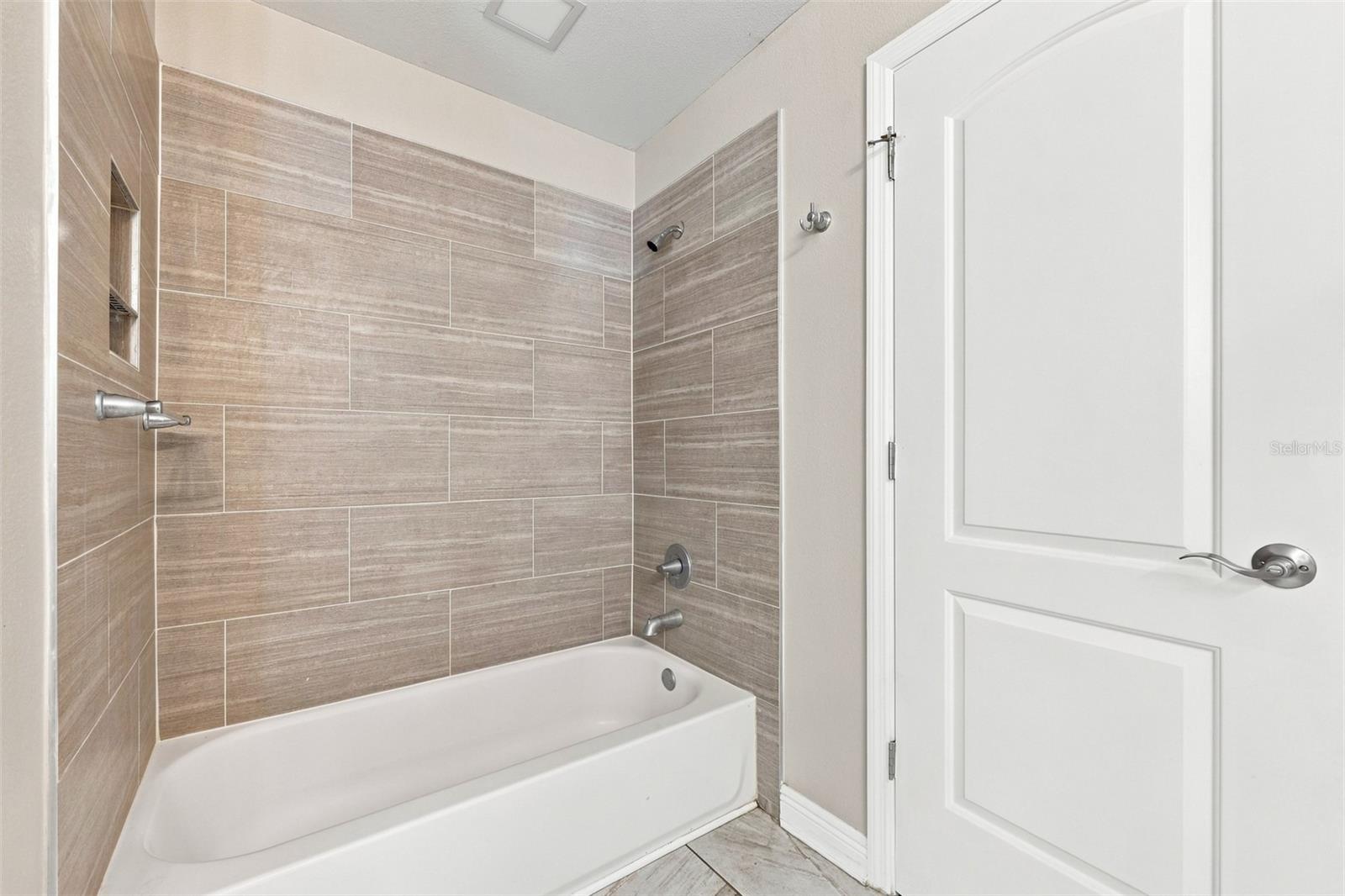 13017 Lorna Pl Property Photo 29
