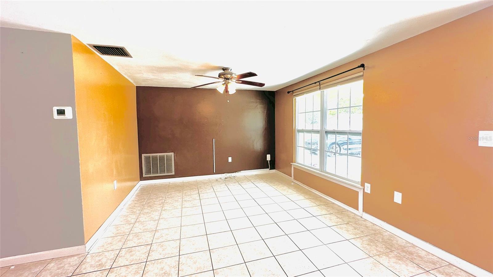 3153 Moog Rd Property Photo 11