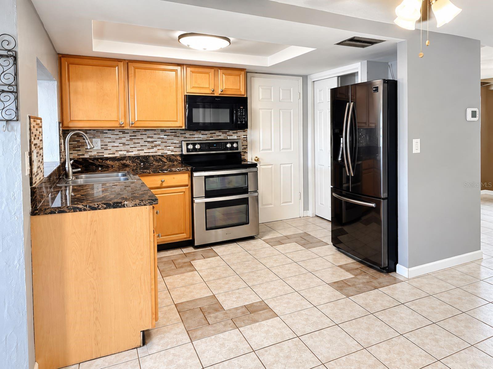 3153 Moog Rd Property Photo 13