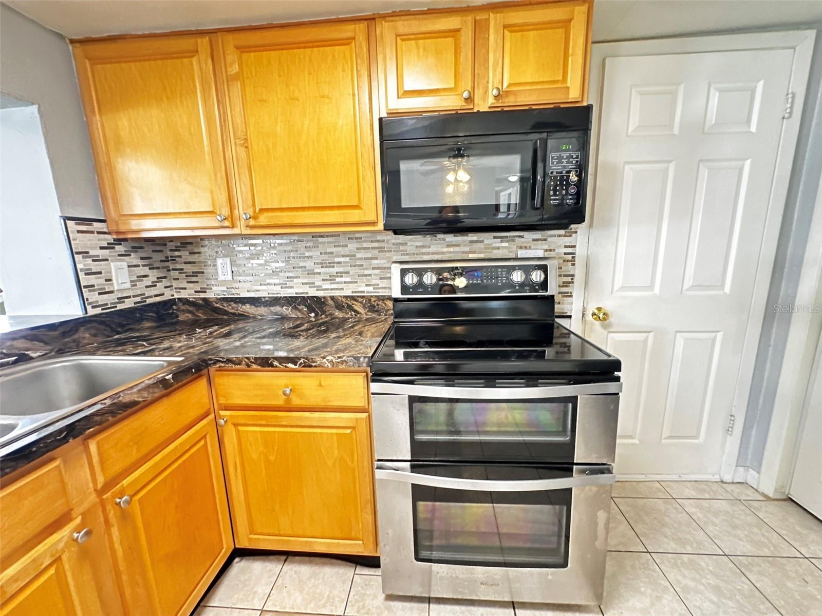 3153 Moog Rd Property Photo 18