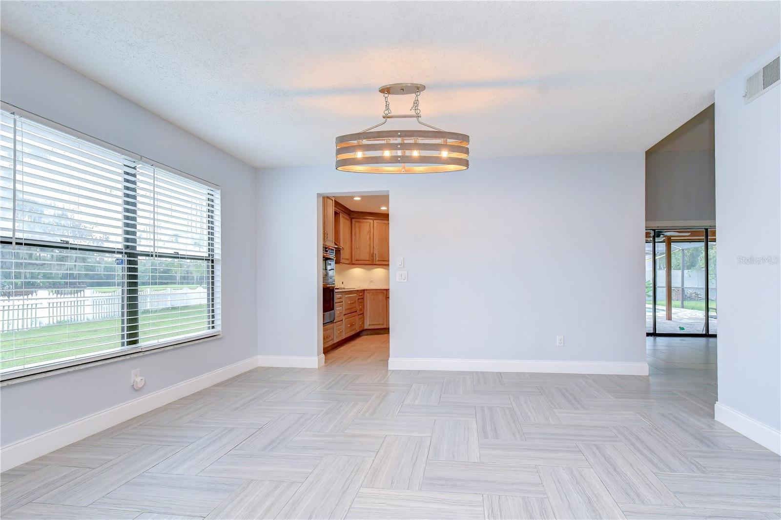 1224 Rainbrook Cir Property Photo 6