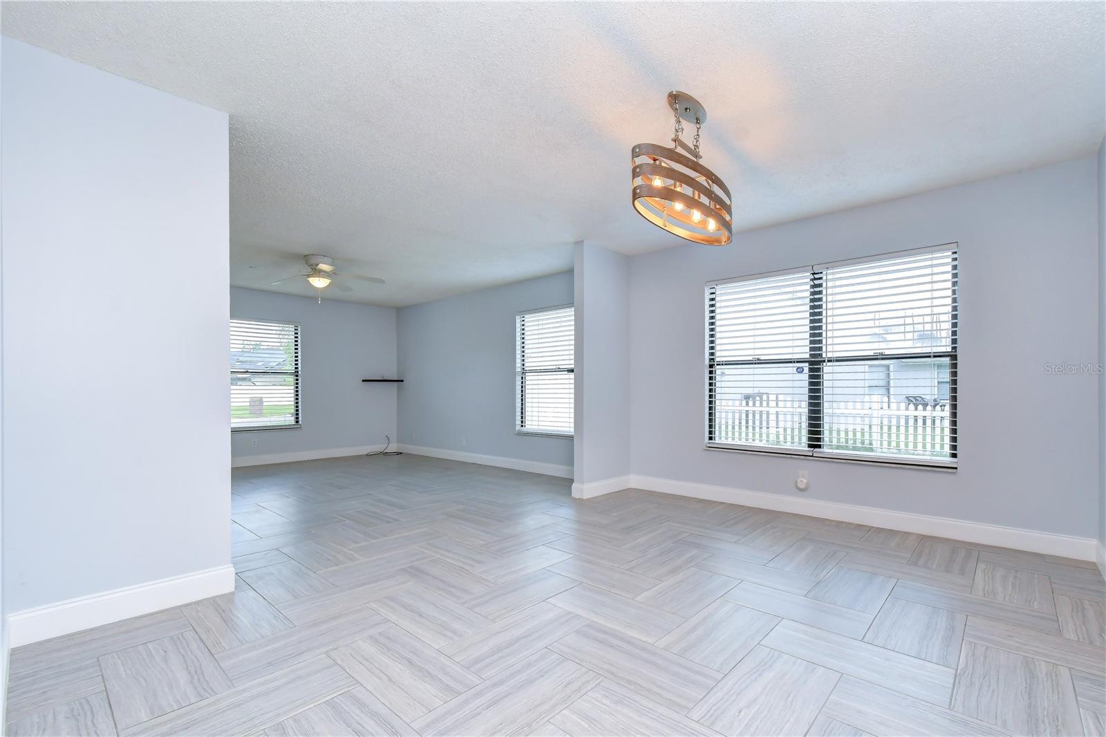 1224 Rainbrook Cir Property Photo 7
