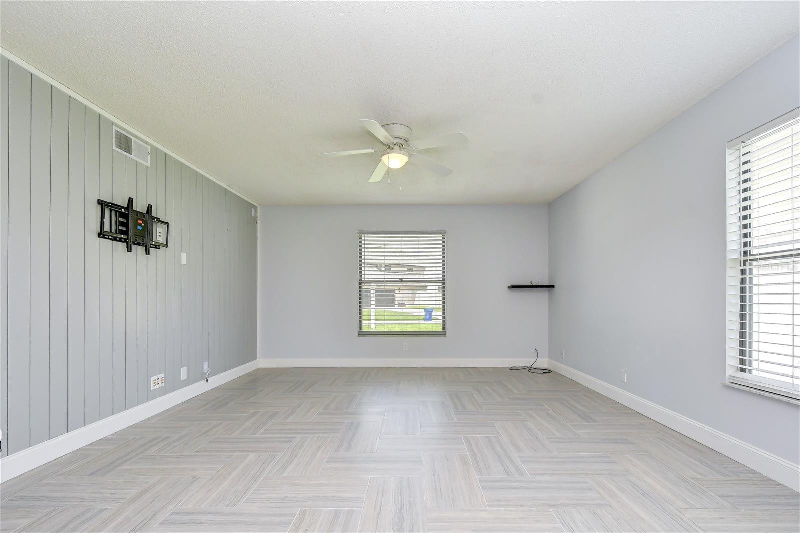 1224 Rainbrook Cir Property Photo 8
