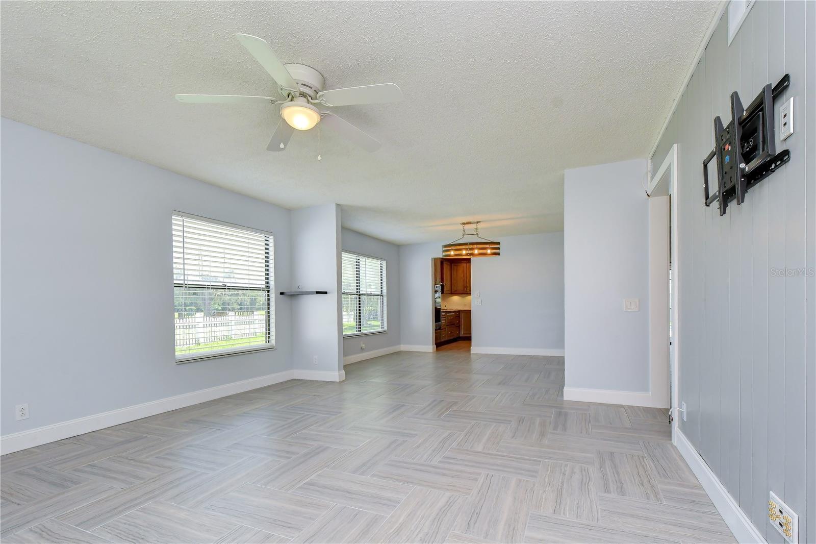1224 Rainbrook Cir Property Photo 9
