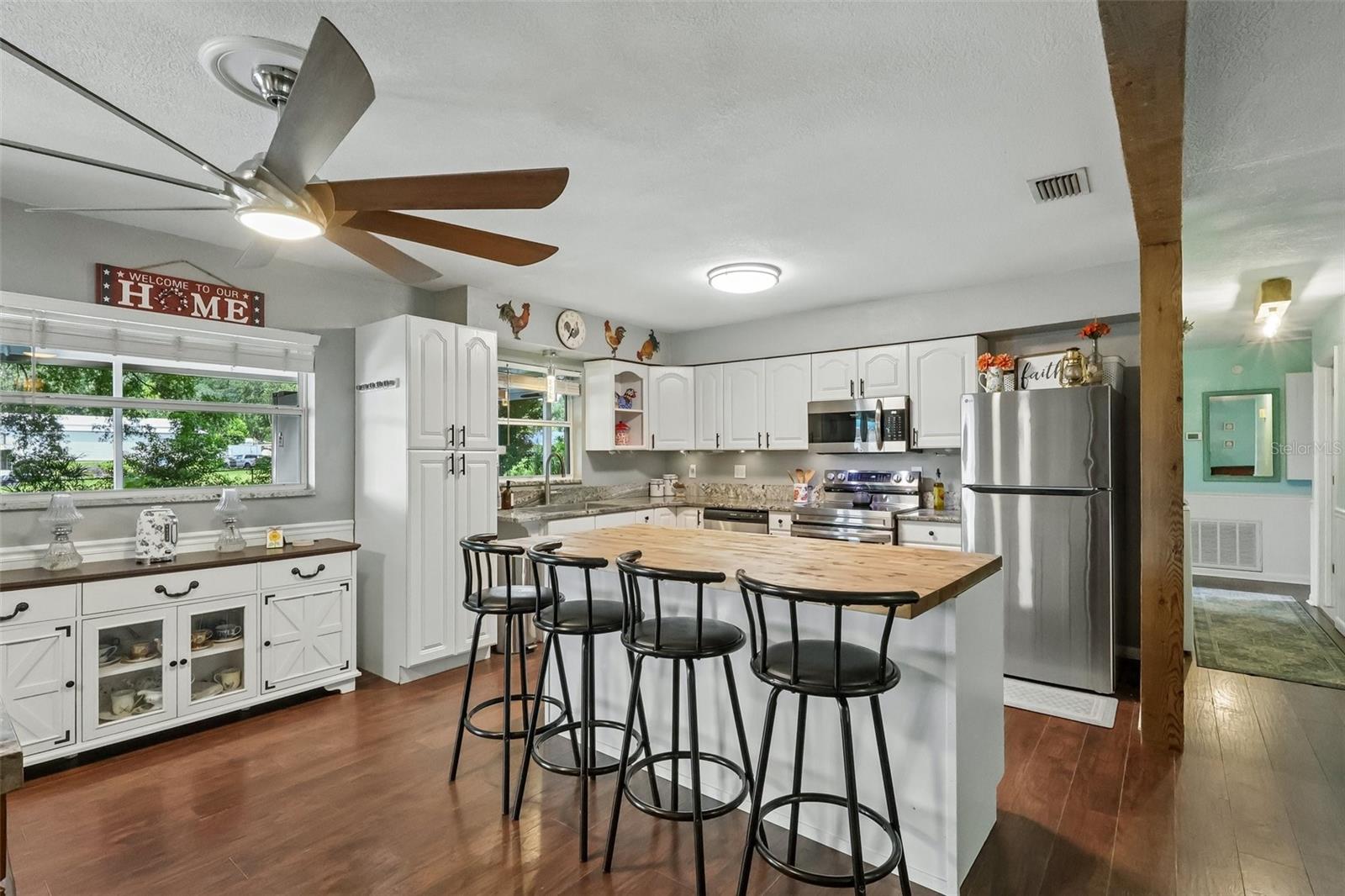 8904 Clayton Ln Property Photo 12