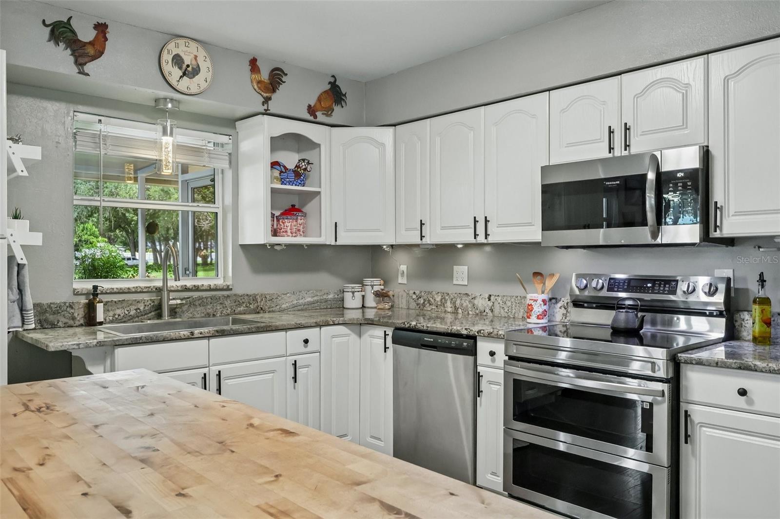 8904 Clayton Ln Property Photo 15