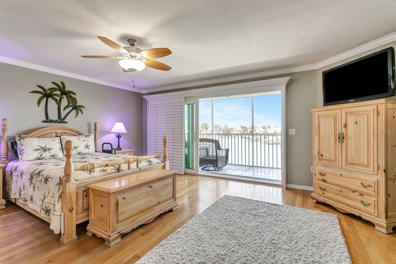 521 Pinellas Bayway S #105 Property Photo 26