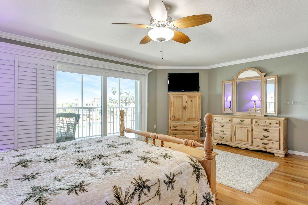 521 Pinellas Bayway S #105 Property Photo 28