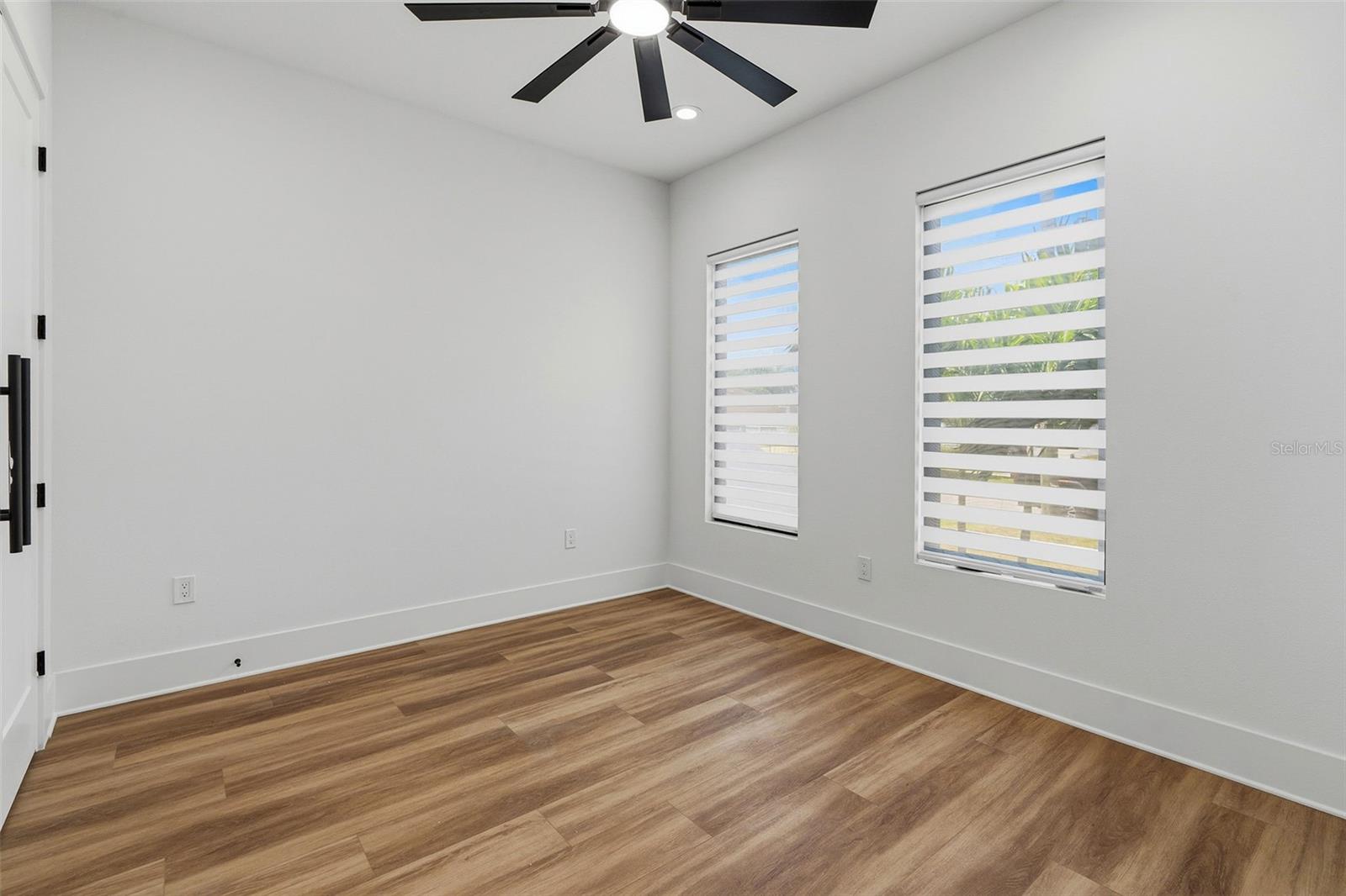 2914 W Walnut St Property Photo 29