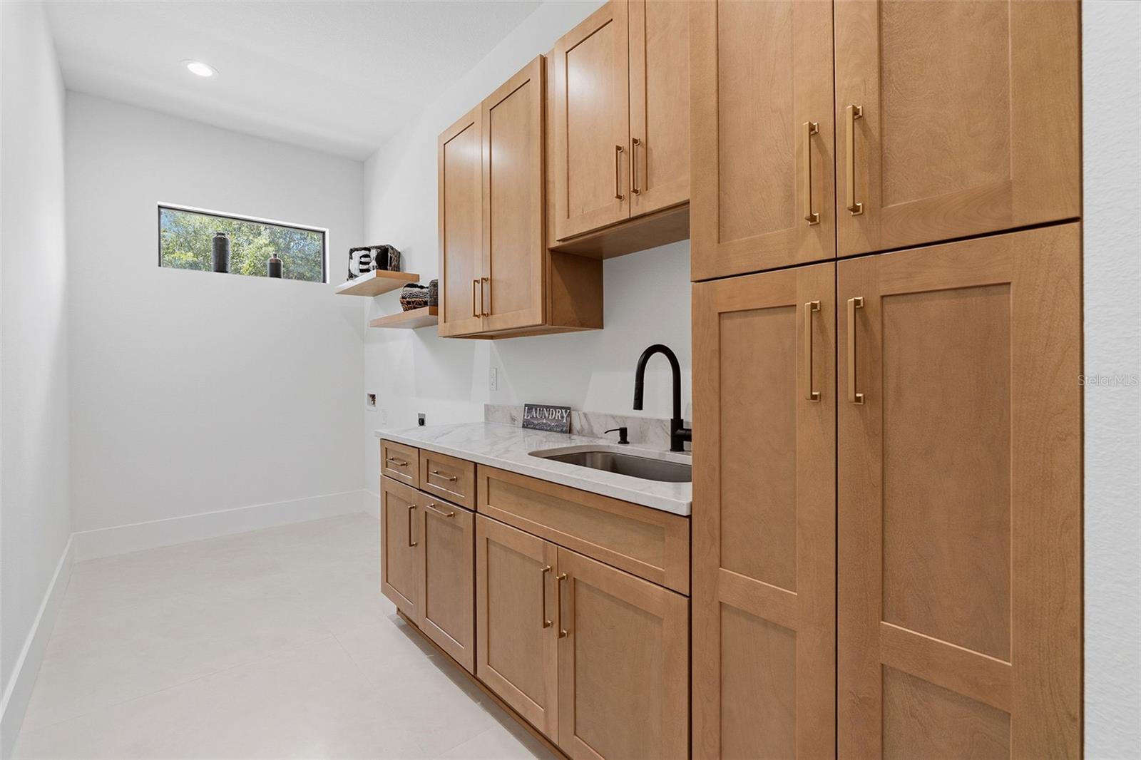 2914 W Walnut St Property Photo 40