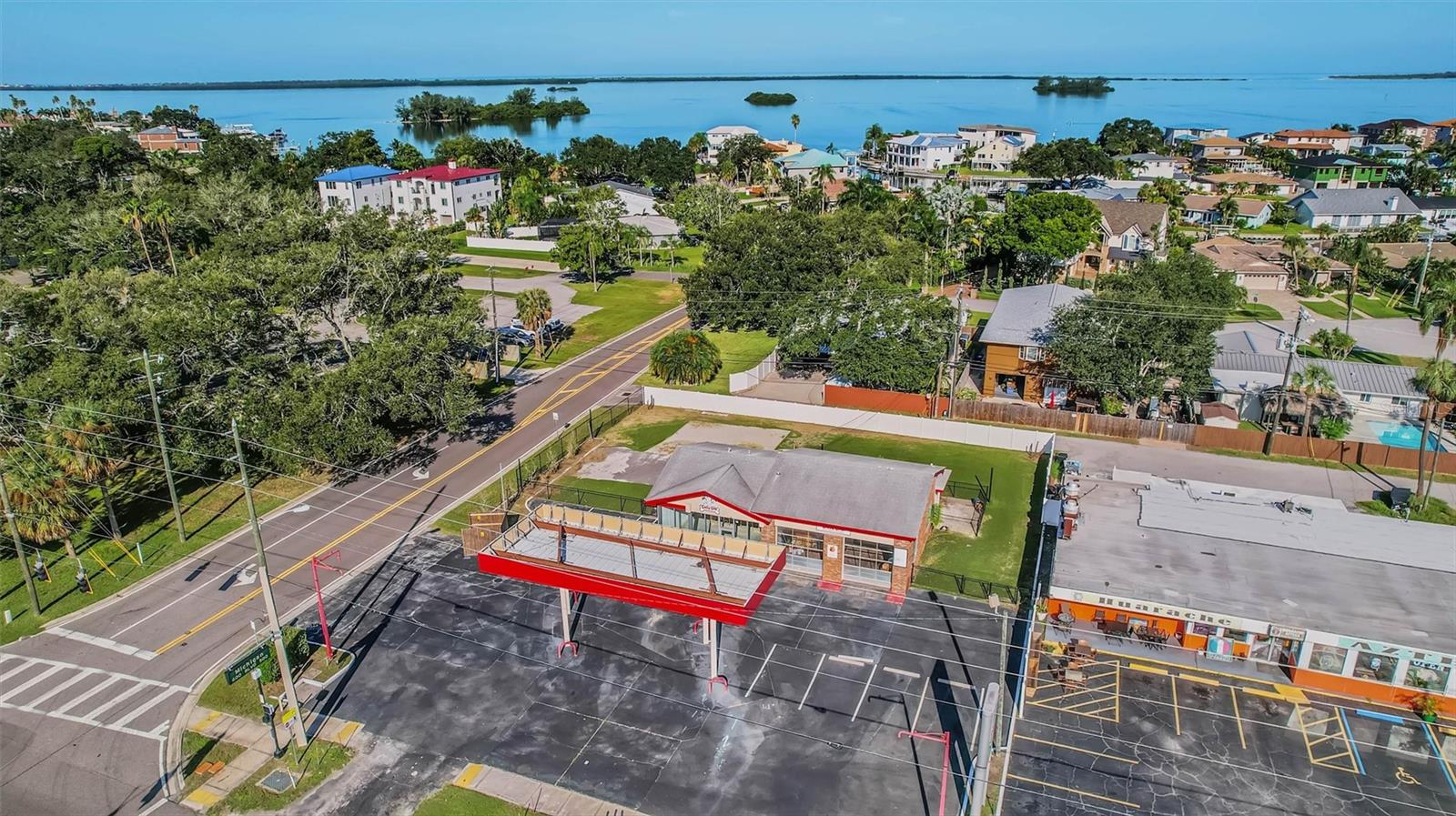2000 Bayshore Blvd Property Photo 3