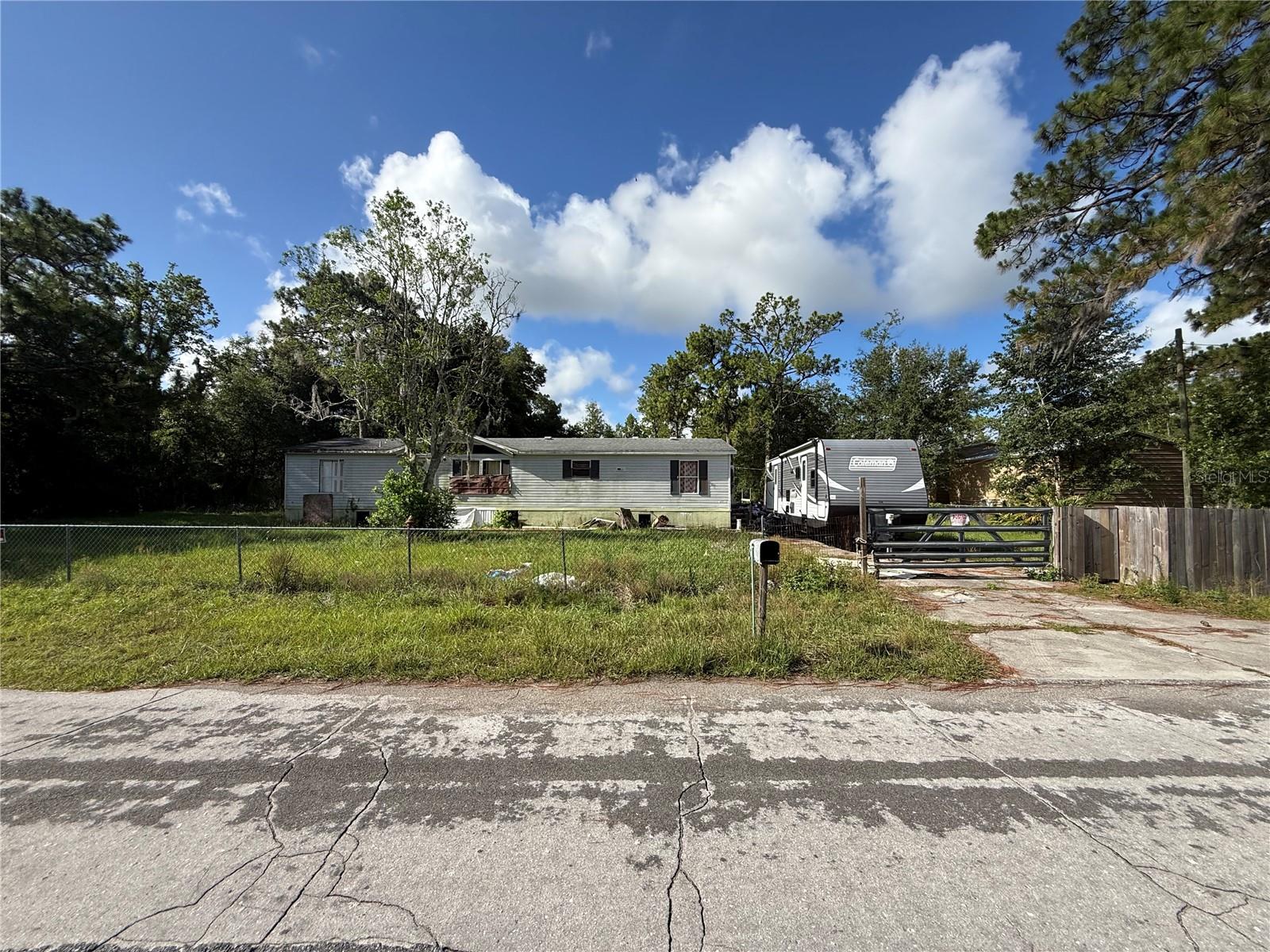 6672 W Edgewood Ln Property Photo 1