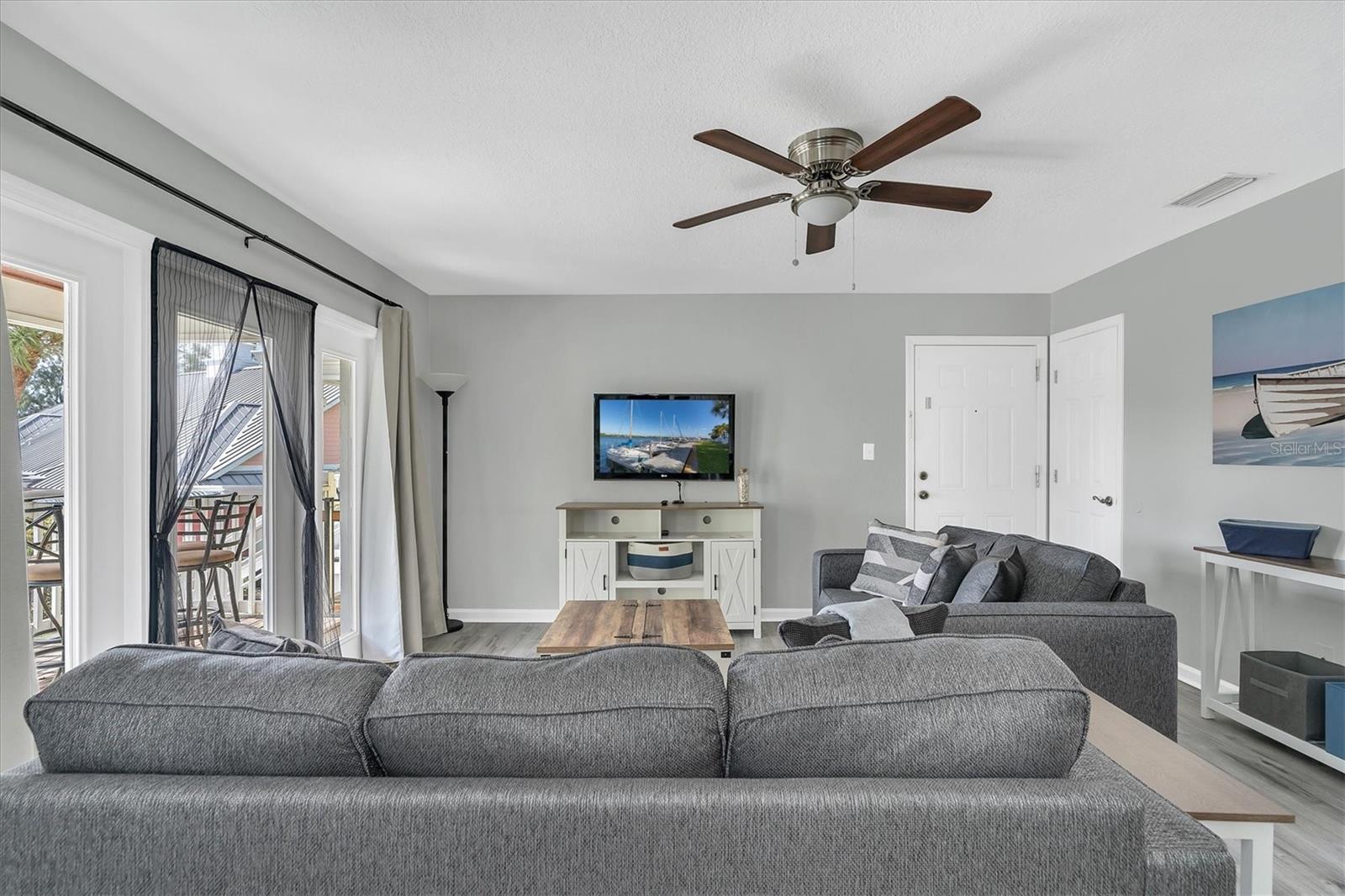 102 Pompano Dr Se #c Property Photo 4