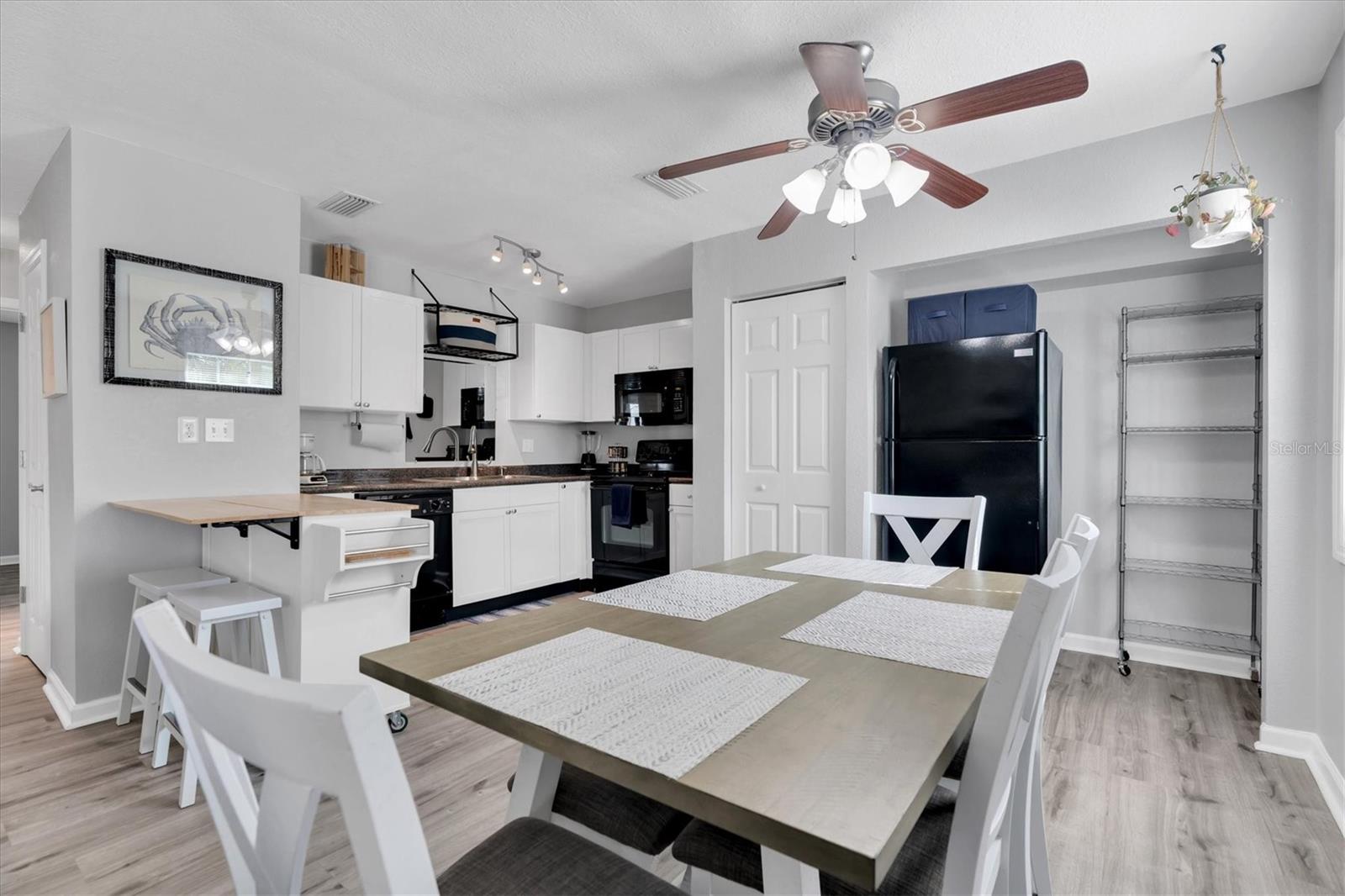 102 Pompano Dr Se #c Property Photo 9