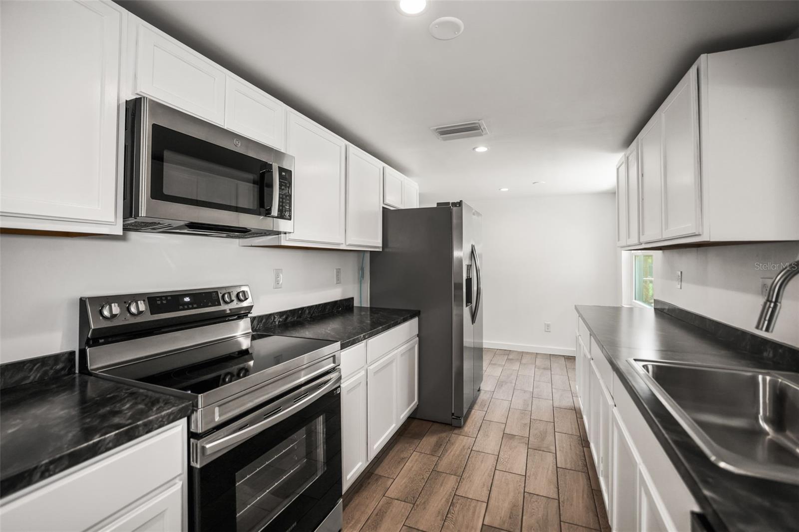 5646 Quist Dr Property Photo 14