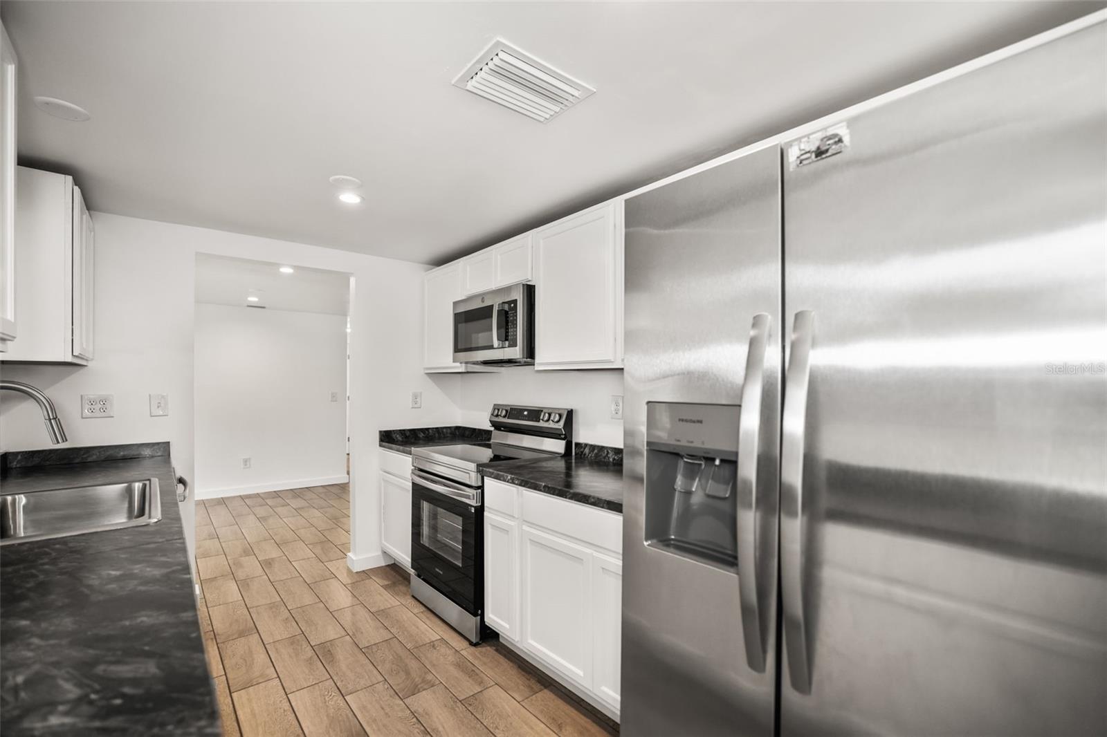 5646 Quist Dr Property Photo 16