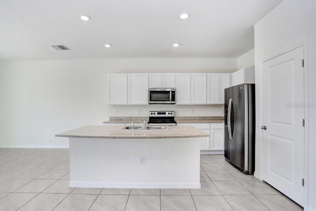366 Mangrove Shade Cir Property Photo 5