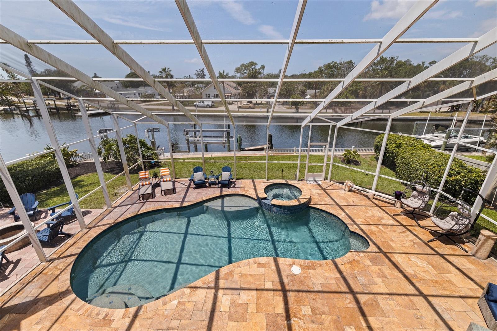 3931 Pompano Dr Se Property Photo 3