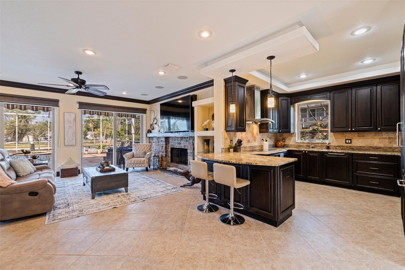 3931 Pompano Dr Se Property Photo 10