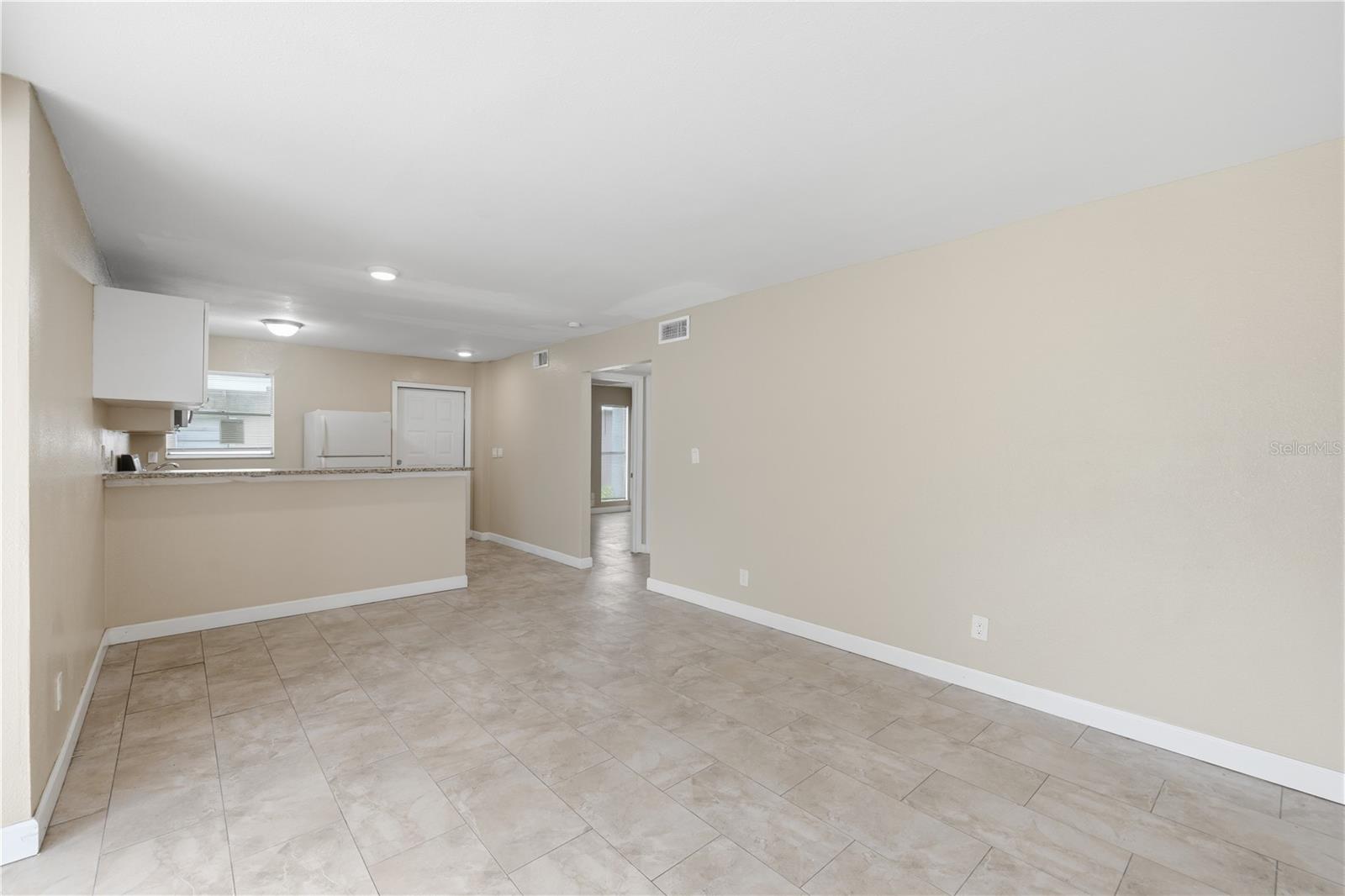 1009 E Holland Ave Property Photo 10