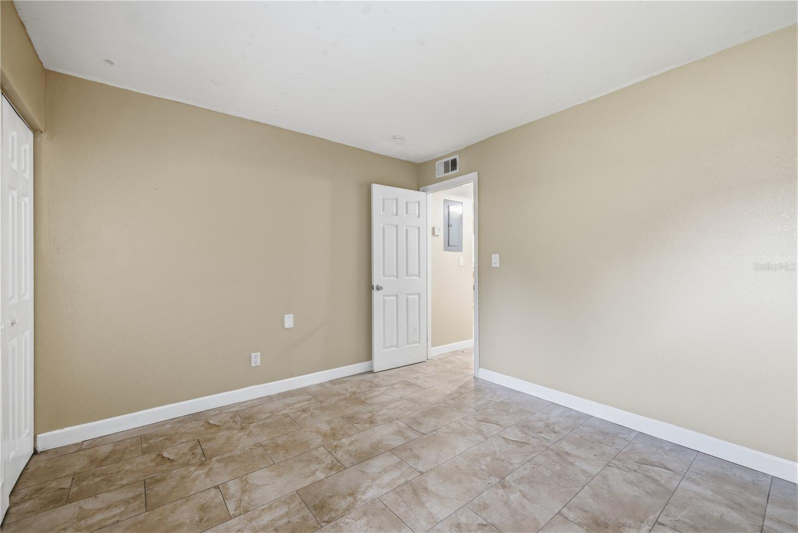 1009 E Holland Ave Property Photo 13