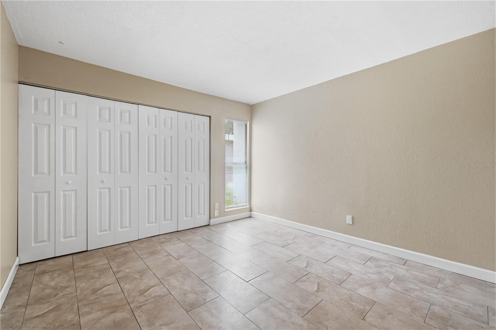 1009 E Holland Ave Property Photo 16