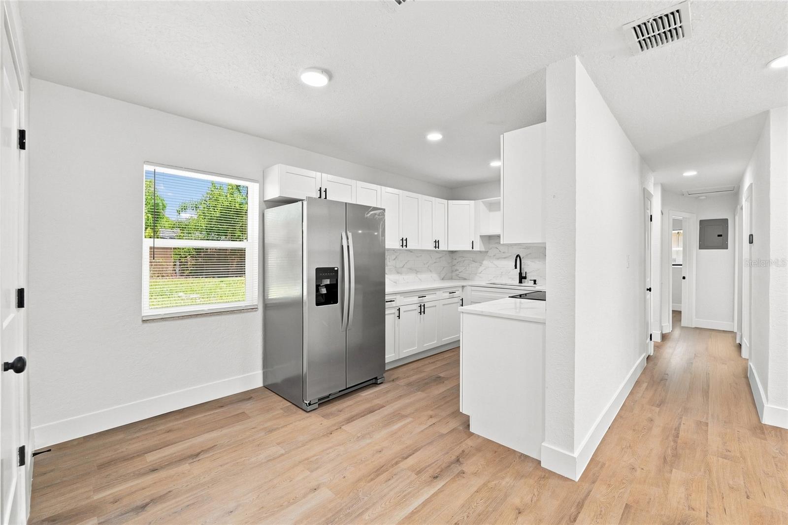 1916 Marvy Ave Property Photo 10