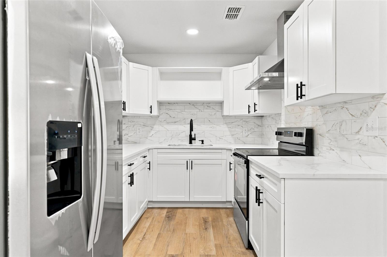 1916 Marvy Ave Property Photo 13