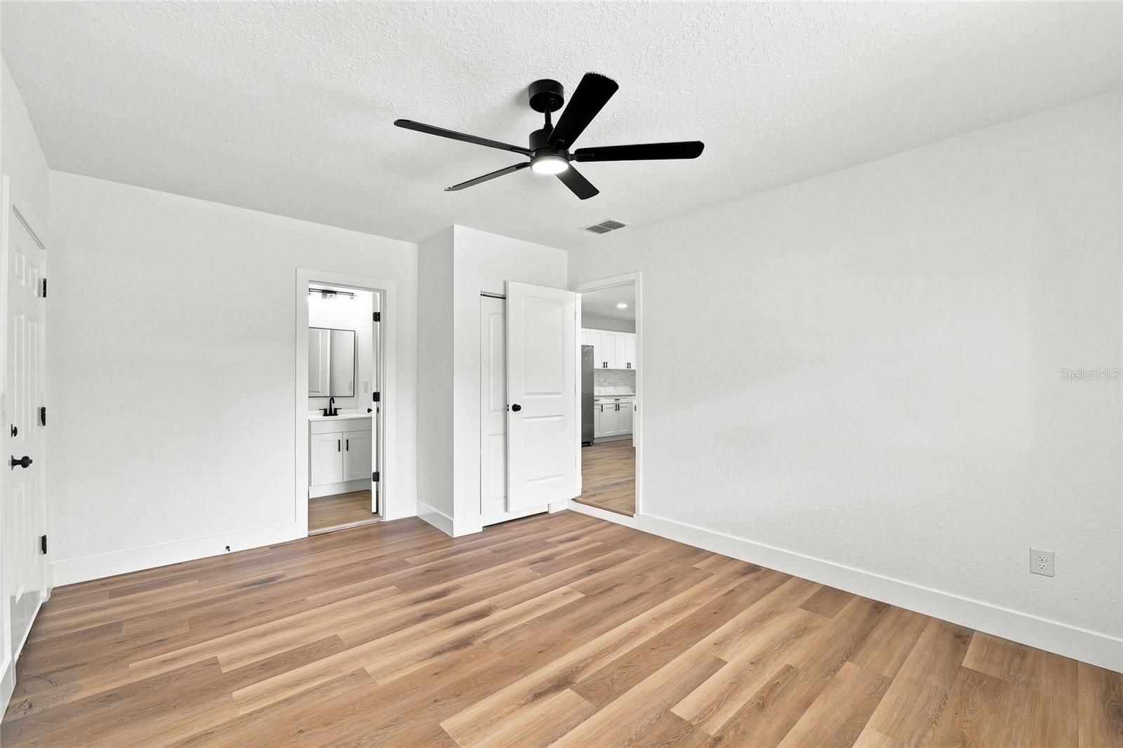 1916 Marvy Ave Property Photo 16