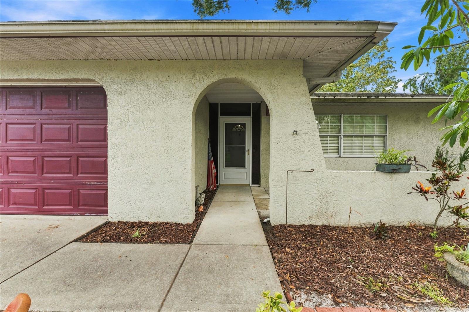 2202 Citrus Hill Ln Property Photo 3