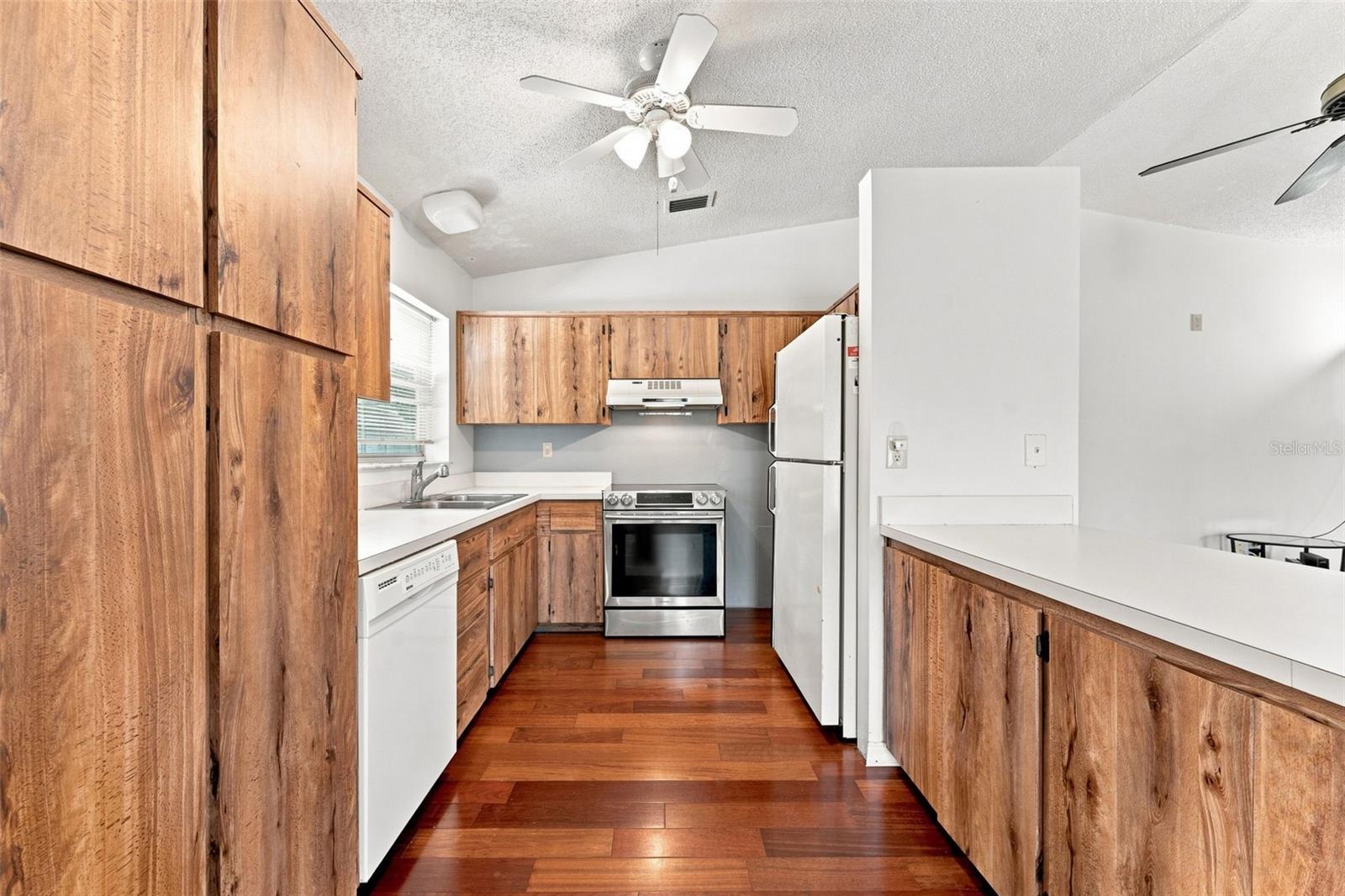 2202 Citrus Hill Ln Property Photo 10